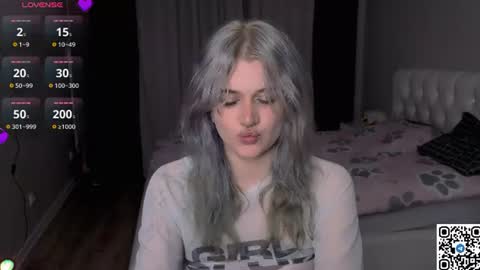 Snapshot of eshleeeygreen chatting on July 15, 2026, 6:24 pm EshleGreen online show from July 15, 2026, 6:24 pm