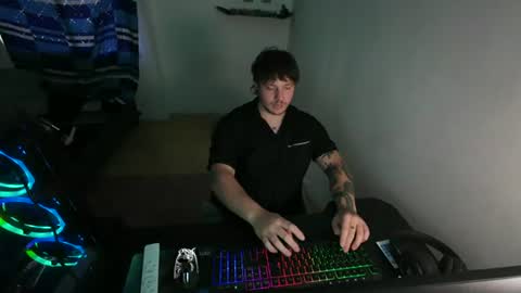 Snapshot of eskol212 chatting on July 11, 2026, 10:11 pm eskol212 online show from July 11, 2026, 10:11 pm