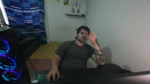 Snapshot of eskol212 chatting on July 12, 2026, 8:33 pm eskol212 online show from July 12, 2026, 8:33 pm