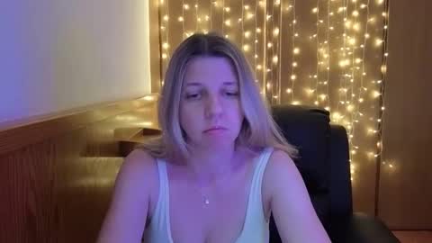 esma347866 online show from April 14, 2026, 10:49 pm