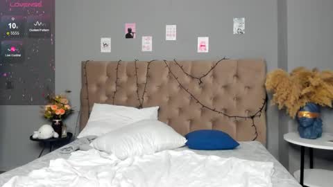 Snapshot of esme_runn chatting on January 6, 2025, 1:30 pm Esme Runn online show from January 6, 2025, 1:30 pm