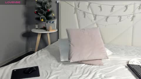 Snapshot of esme_runn chatting on January 18, 2025, 10:17 am Esme Runn online show from January 18, 2025, 10:17 am