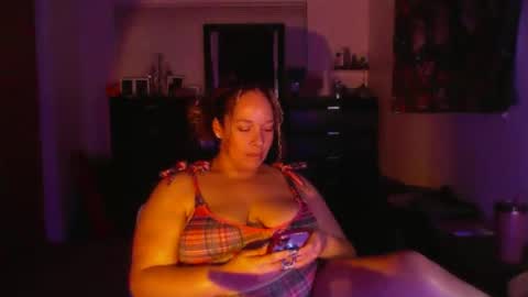 Esme Luv online show from October 14, 2025, 11:05 pm