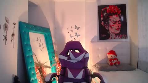 Esmeralda online show from September 22, 2025, 8:11 pm