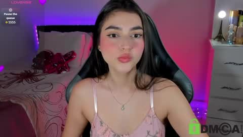 Snapshot of esmeralda_le chatting on May 10, 2026, 11:26 am Esmeralda online show from May 10, 2026, 11:26 am