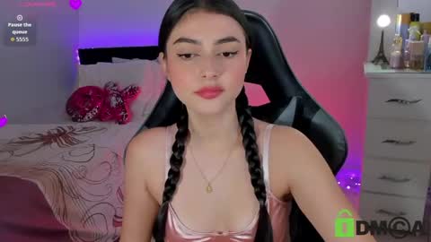 Snapshot of esmeralda_le chatting on May 23, 2026, 12:31 pm Esmeralda online show from May 23, 2026, 12:31 pm