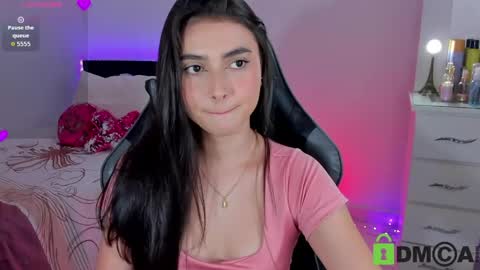Snapshot of esmeralda_le chatting on May 29, 2026, 7:56 pm Esmeralda online show from May 29, 2026, 7:56 pm