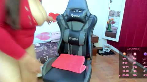 esme online show from March 4, 2026, 7:53 pm