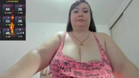 Snapshot of esmeraldo_mfc chatting on May 30, 2026, 5:15 am Esmeralda online show from May 30, 2026, 5:15 am