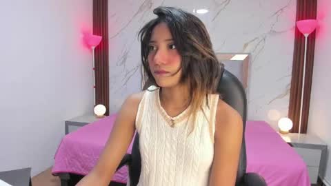 esperanzamora online show from April 16, 2026, 12:06 pm