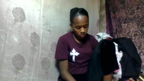 Snapshot of estancelee chatting on June 16, 2026, 11:57 am estancelee online show from June 16, 2026, 11:57 am