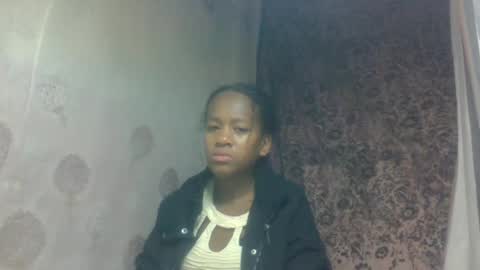 Snapshot of estancelee chatting on June 30, 2026, 2:01 am estancelee online show from June 30, 2026, 2:01 am
