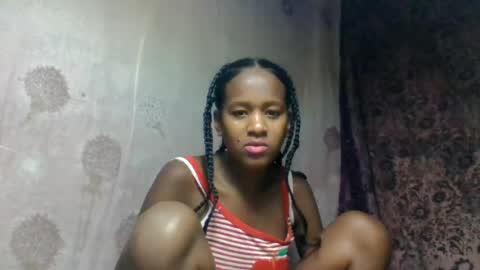 Snapshot of estancelee chatting on July 2, 2026, 3:29 pm estancelee online show from July 2, 2026, 3:29 pm