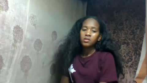 Snapshot of estancelee chatting on July 7, 2026, 6:47 am estancelee online show from July 7, 2026, 6:47 am