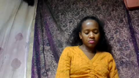 Snapshot of estancelee chatting on July 18, 2026, 11:14 am estancelee online show from July 18, 2026, 11:14 am
