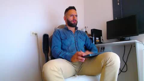 Snapshot of esteban7984068 chatting on February 12, 2026, 1:50 pm esteban online show from February 12, 2026, 1:50 pm