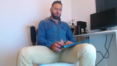 Snapshot of esteban7984068 chatting on February 16, 2026, 1:29 pm esteban online show from February 16, 2026, 1:29 pm