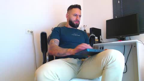 Snapshot of esteban7984068 chatting on February 20, 2026, 2:06 pm esteban online show from February 20, 2026, 2:06 pm