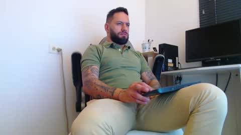 Snapshot of esteban7984068 chatting on March 26, 2026, 3:50 pm esteban online show from March 26, 2026, 3:50 pm