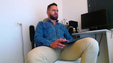 Snapshot of esteban7984068 chatting on April 20, 2026, 1:58 pm esteban online show from April 20, 2026, 1:58 pm