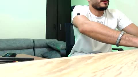 Esteban Fernandez online show from November 18, 2025, 7:07 pm