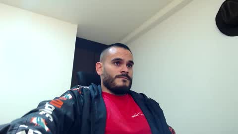 Esteban Fernandez online show from November 30, 2025, 8:13 pm