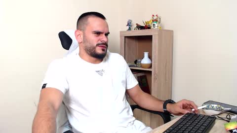 Esteban Fernandez online show from February 11, 2026, 1:21 am