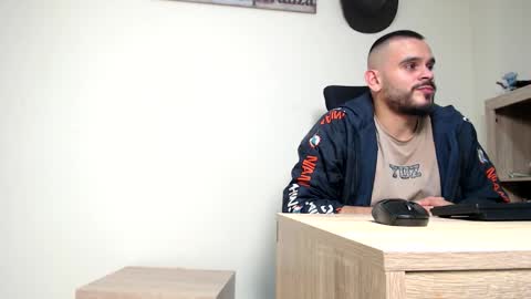 Esteban Fernandez online show from February 15, 2026, 3:36 am