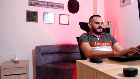 Esteban Fernandez online show from March 15, 2026, 5:02 am