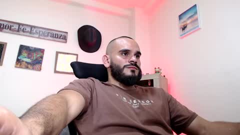 Snapshot of esteban_fer chatting on May 20, 2026, 12:28 am Esteban Fernandez online show from May 20, 2026, 12:28 am