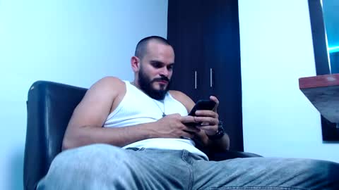 Snapshot of esteban_fer chatting on May 28, 2026, 2:53 am Esteban Fernandez online show from May 28, 2026, 2:53 am
