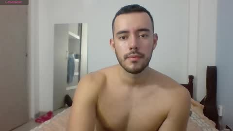 Esteban Reyes  independent model online show from November 26, 2025, 1:50 am