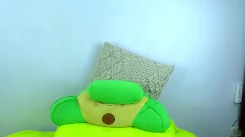 Esteban independent model online show from March 5, 2025, 4:35 pm