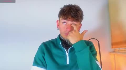 Esteban independent model online show from October 21, 2025, 11:00 am