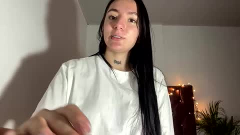 estefa1 online show from April 5, 2026, 5:26 am