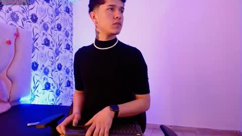 Snapshot of estefan_tay chatting on February 5, 2026, 8:35 pm estefan_tay online show from February 5, 2026, 8:35 pm