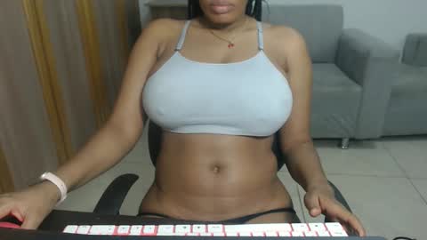 estefania_starlovee online show from October 23, 2025, 10:30 pm