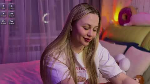 Estella online show from April 27, 2026, 5:33 pm