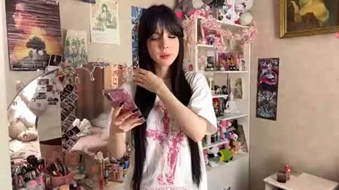 Snapshot of estellezdebski chatting on June 27, 2026, 12:22 pm estellezdebski online show from June 27, 2026, 12:22 pm