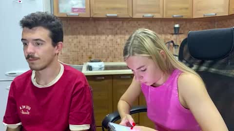 Snapshot of ester_vixen chatting on September 25, 2025, 6:22 pm Ester online show from September 25, 2025, 6:22 pm