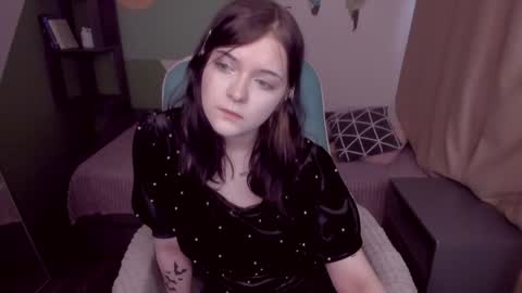 Ester  online show from April 19, 2026, 3:55 pm