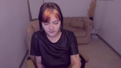 Snapshot of estertwilight chatting on May 28, 2026, 4:15 pm Ester online show from May 28, 2026, 4:15 pm