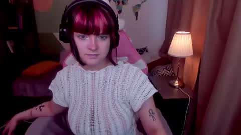 Snapshot of estertwilight chatting on July 4, 2026, 3:51 pm Ester online show from July 4, 2026, 3:51 pm