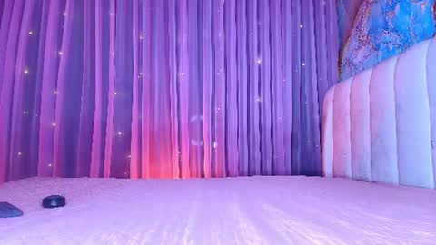 Snapshot of estrella_hanks_ chatting on July 16, 2026, 12:00 pm Estrella online show from July 16, 2026, 12:00 pm