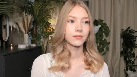 Natalie online show from October 11, 2025, 5:50 am