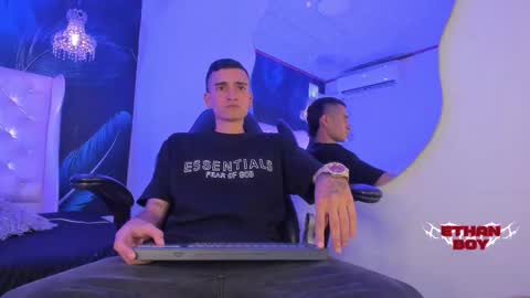 Snapshot of ethan_boy_ chatting on February 14, 2026, 8:27 pm Ethan online show from February 14, 2026, 8:27 pm