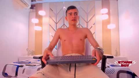 Snapshot of ethan_boy_ chatting on February 18, 2026, 8:05 pm Ethan online show from February 18, 2026, 8:05 pm