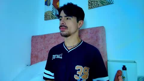 Snapshot of ethan_briggs chatting on January 13, 2026, 3:23 am ethan online show from January 13, 2026, 3:23 am