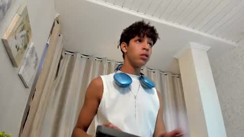 Snapshot of ethan_qop chatting on July 5, 2026, 10:06 pm Ethan online show from July 5, 2026, 10:06 pm