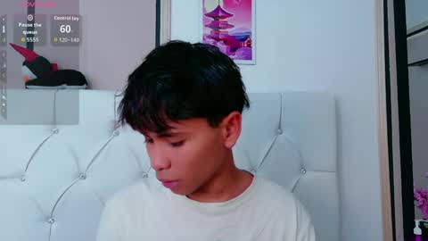 Snapshot of ethan_westt chatting on May 1, 2026, 8:46 pm Ethan online show from May 1, 2026, 8:46 pm
